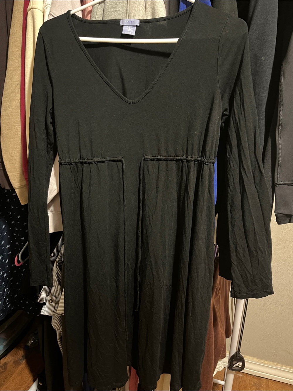 Women’s Black V-Neck Long Sleeve Dress